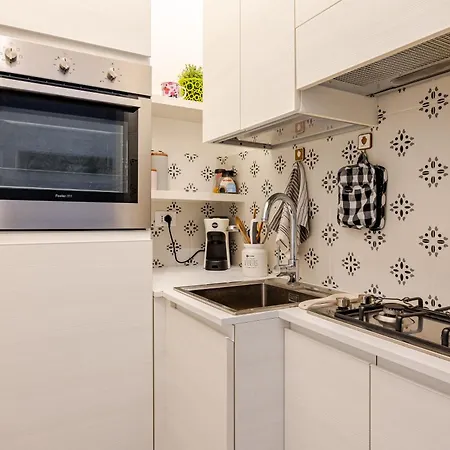 Modern In Portuense *