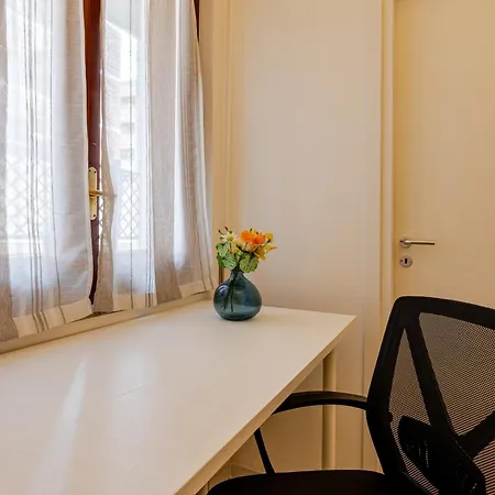 Modern In Portuense